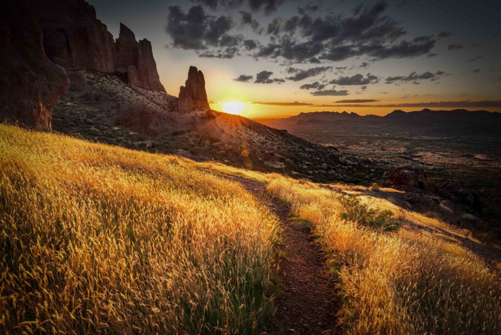 Superstition Mountains Glow – Tim Liscum