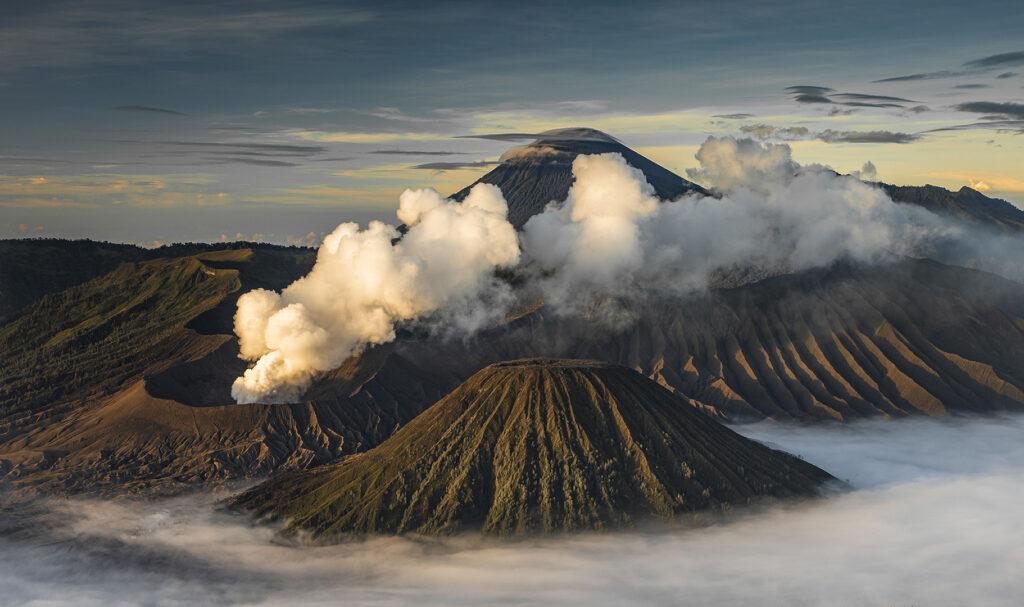 Bromo Raintung 0d1282f5 a39d 4fe6 a6d0 5af82115d5bc
